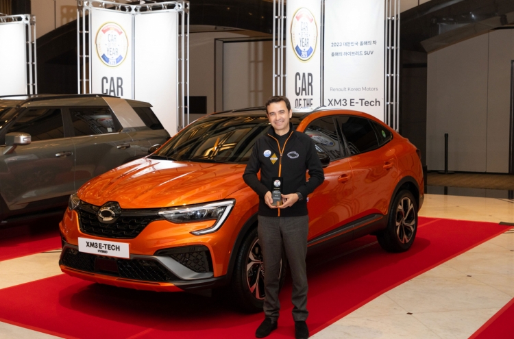 Renault XM3 named hybrid SUV of the year