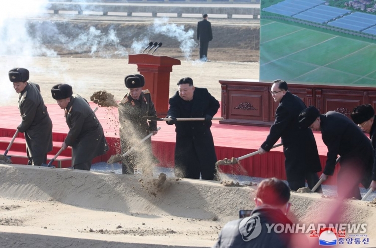 N. Korean leader celebrates completion of building more new homes in Pyongyang