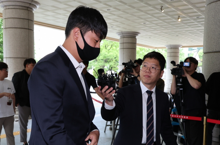 Pro baseball player Lee Young-ha acquitted of assault charges against former teammate