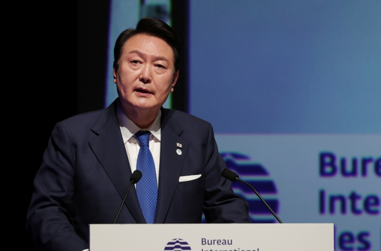 Yoon presents Korea's vision for Busan as expo race heats up in Paris