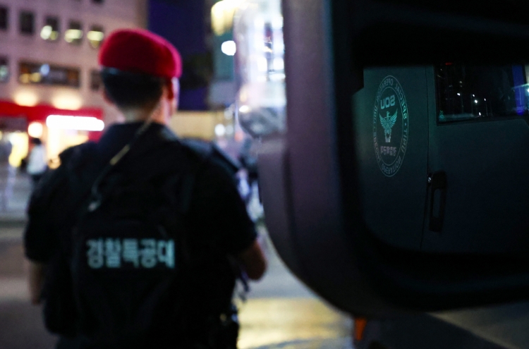 Seoul police nab 3 more people suspected of copycat crime threats following stabbing rampage