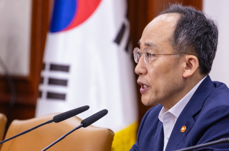 S. Korea to back exports amid signs of recovery: finance minister