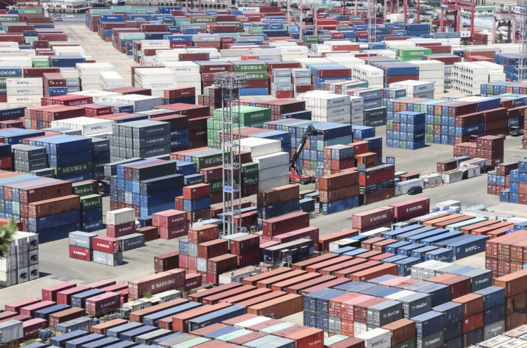 Container freight rates for major destinations down in July