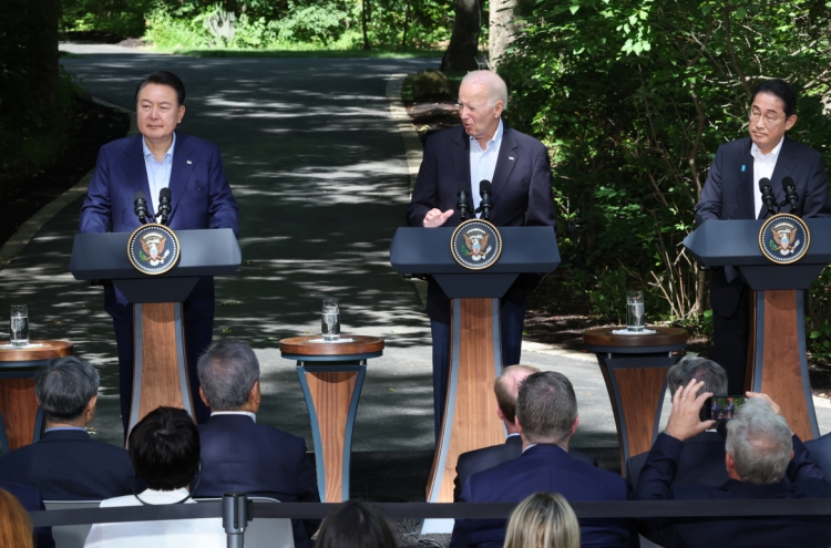 Yoon, Biden, Kishida commit to immediately consult in event of common threat