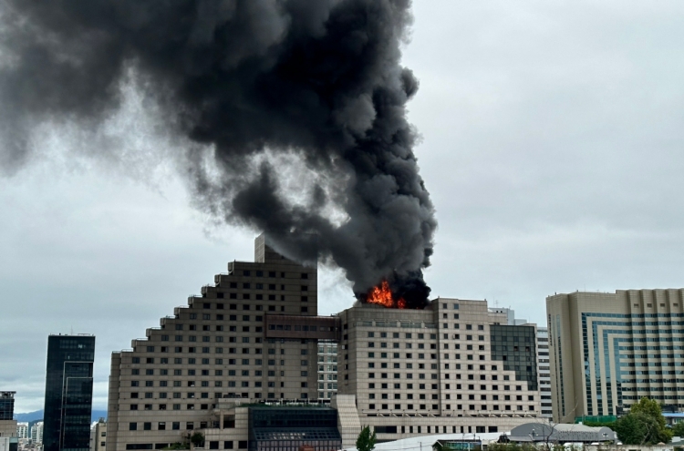 Fire breaks out at Gangnam hotel, no casualties reported