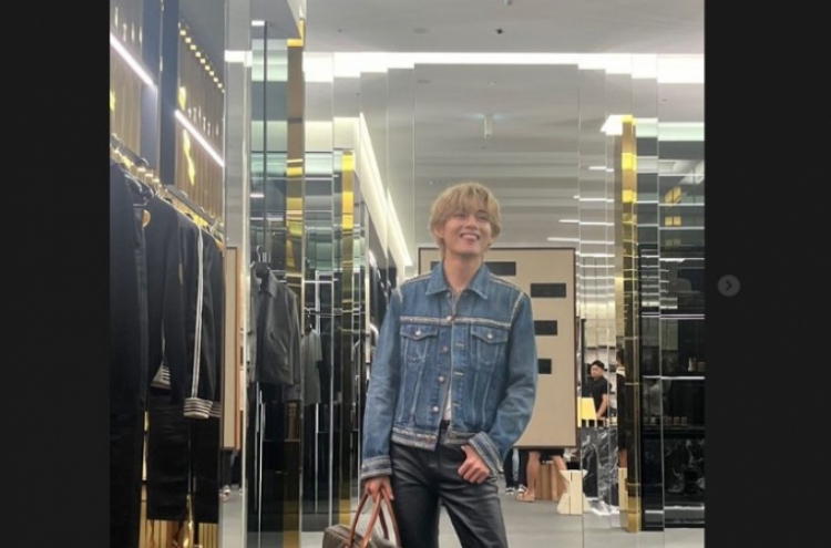 BTS Taehyung Departure For Japan Arrived at Celine Store Event in