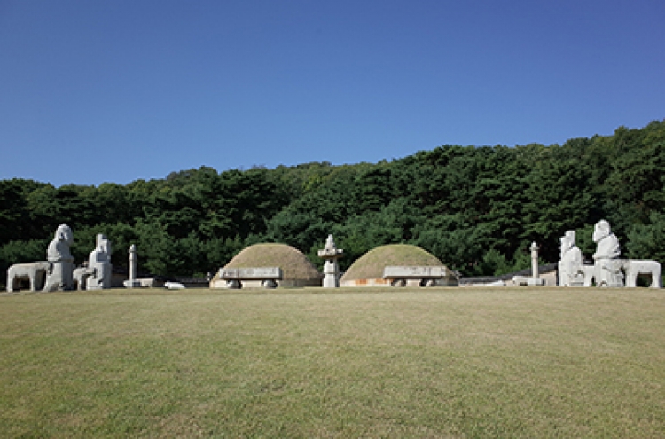 Heritage agency to coordinate with UNESCO in conserving Joseon royal tombs