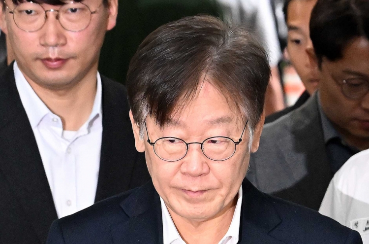 Prosecutors indict opposition leader Lee over corruption charges