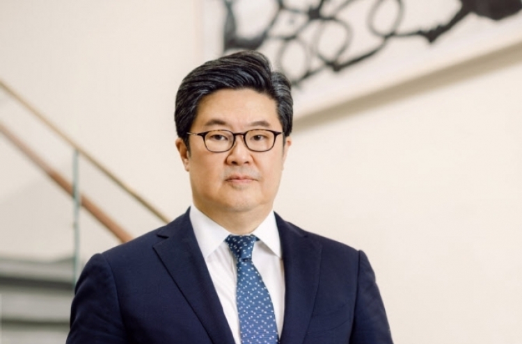 MBK chairman makes donation to promote Korean art at New York's Met