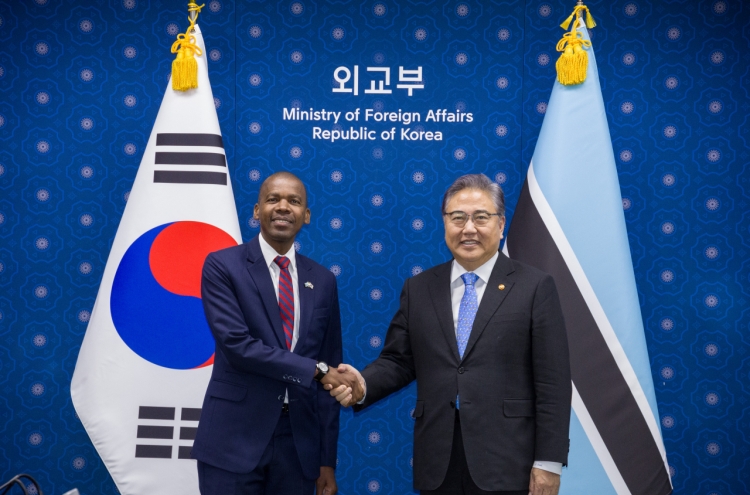 S. Korean, Botswanan FMs hold talks on bilateral ties, cooperation