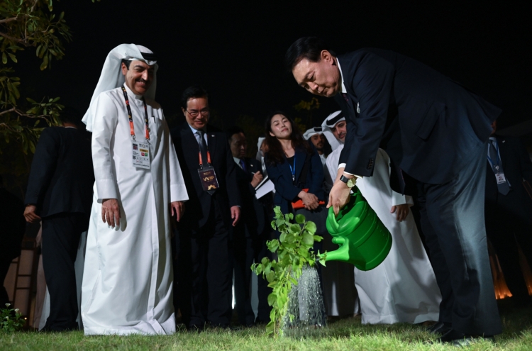 Yoon attends opening of Korean pavilion at Horticultural Expo in Qatar