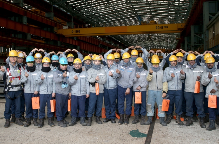 [Photo News] Warmth for foreign workers