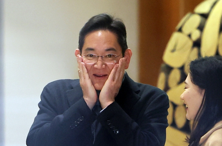 Samsung chief returns from Netherlands, satisfied with ASML deal