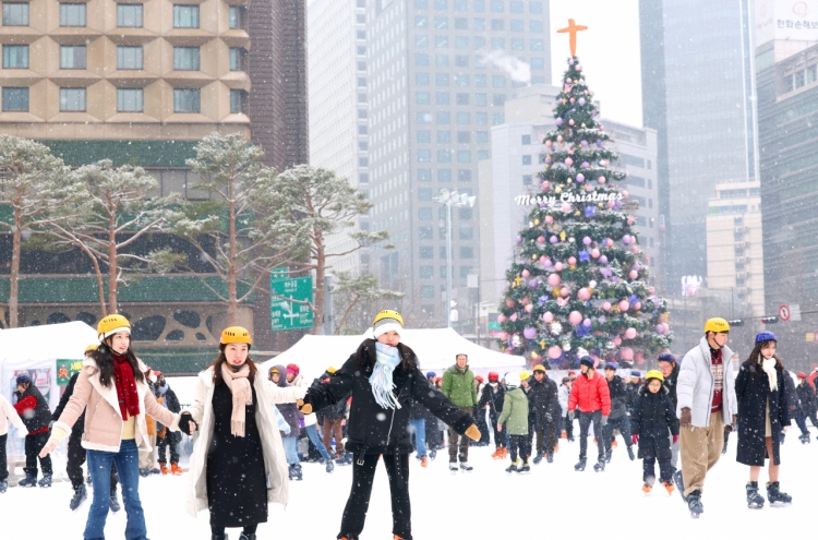 Seoul welcomes white Christmas for the first time in 8 years