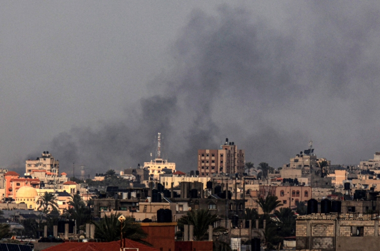 Israel bombs Gaza on Christmas