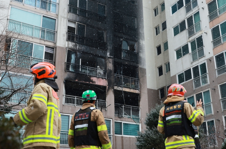 Fire at apartment building in northern Seoul kills 2, injures 29 people