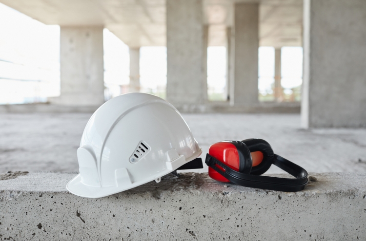 ‘Suspicious’ bloody helmet turns out to be rigged evidence at industrial accident site