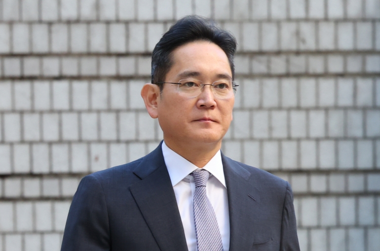 Seoul court delays ruling on Samsung chief in 2015 merger case
