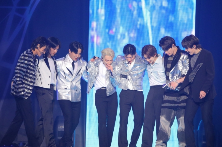 [Herald Review] Ateez kicks off world tour with dramatic performance