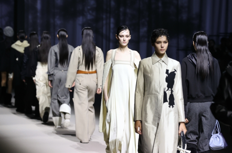 On first day of Seoul Fashion Week, runways play up power of heritage, personality