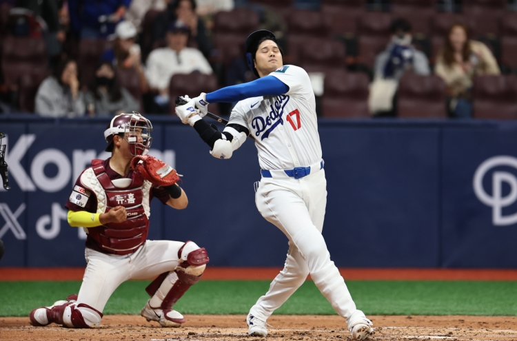 Shohei Ohtani strikes out in both at-bats in exhibition vs. KBO club