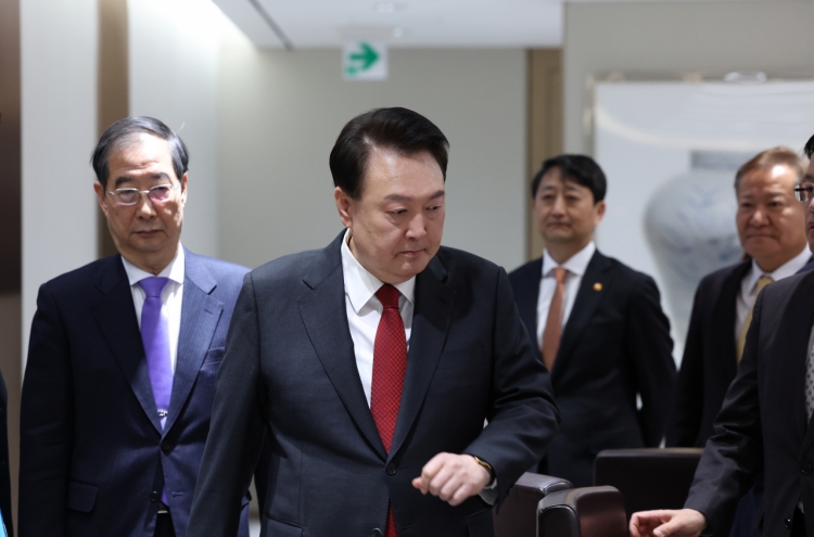 Yoon aide resigns, embattled Australian envoy to return