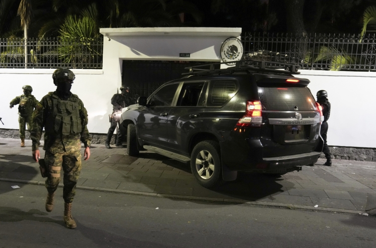 Mexico severs diplomatic ties with Ecuador after police storm its embassy to arrest politician