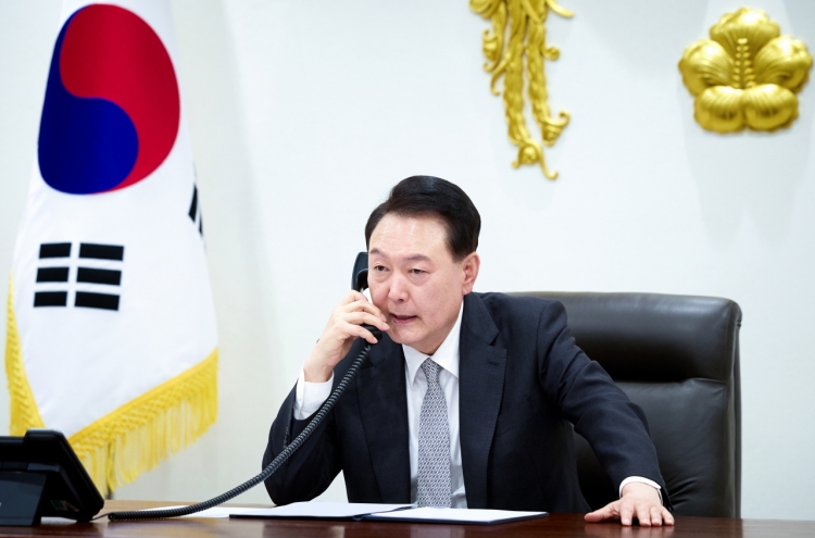 Yoon, Romanian president to hold summit in S. Korea next week