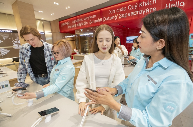 KT launches new mobile plans for foreign residents