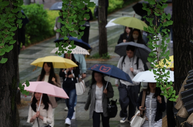 Over half a million S. Koreans hold multiple jobs: data