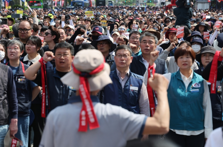 On May Day, labor unions blast Yoon's foreign nanny proposal