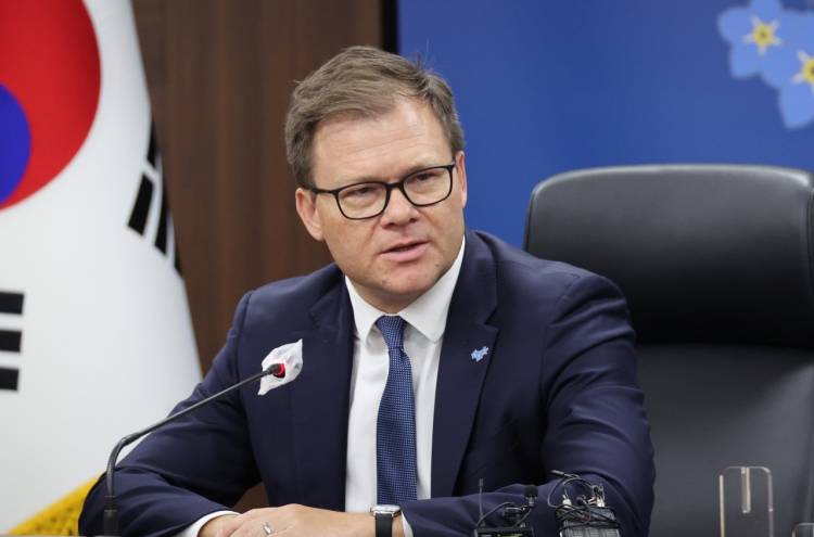 East German commissioner calls on S. Korea to seize unexpected opportunities for unification