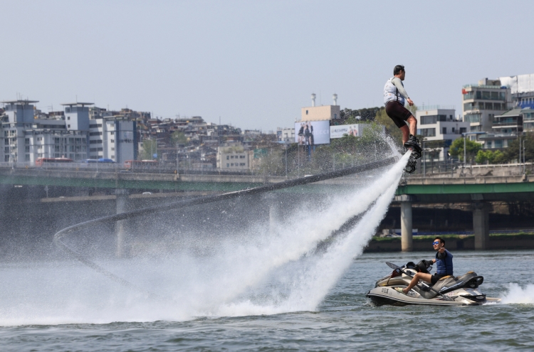 What's Seoul's No.1 landmark? Seoulites say Han River, foreigners pick Gwanghwamun Plaza