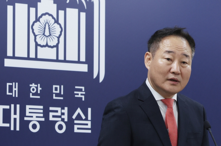 Yoon names new senior secretary for civil and social agenda