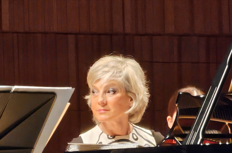 Business moguls attend concert by Helene Mercier, wife of LVMH CEO