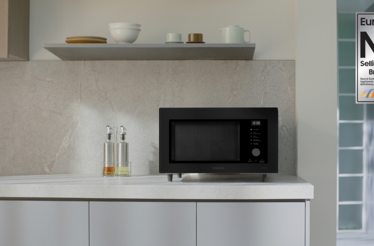 Samsung Electronics microwave tops European market