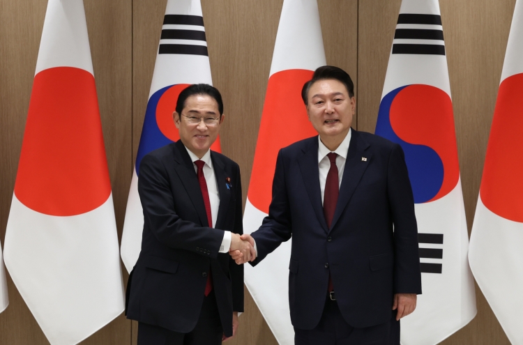 Main opposition condemns Korea-Japan summit talks as failure