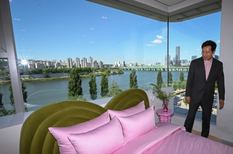 Seoul to open world's first hotel on bridge in July