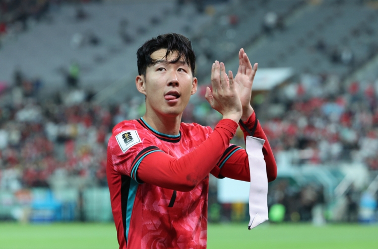 Son Heung-min is S. Koreans' favorite sports star: survey