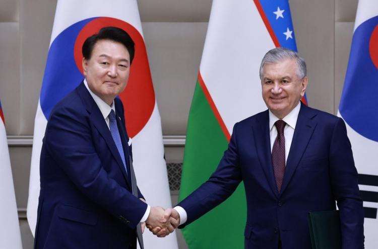 Yoon, Mirziyoyev agree on S. Korea's 1st export of bullet trains to Uzbekistan