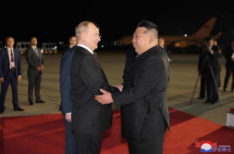 Putin arrives in Pyongyang for summit with Kim