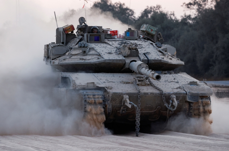 Israeli tanks push deeper into Rafah
