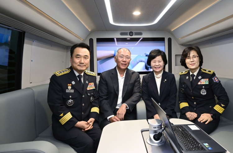 Hyundai Motor donates recovery vehicle for Jeju firefighters