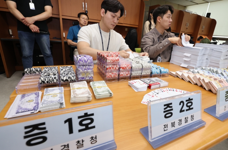 Owner of illegal gambling business arrested, 110 investigated