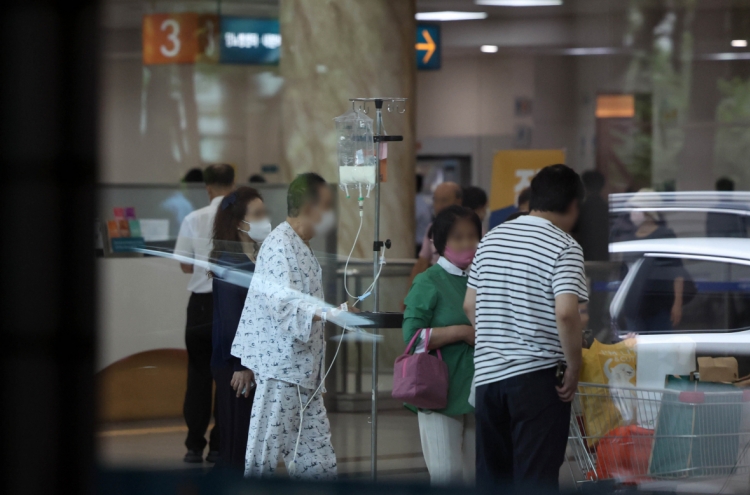 Around 2,500 Koreans receive over 365 outpatient treatments a year: data