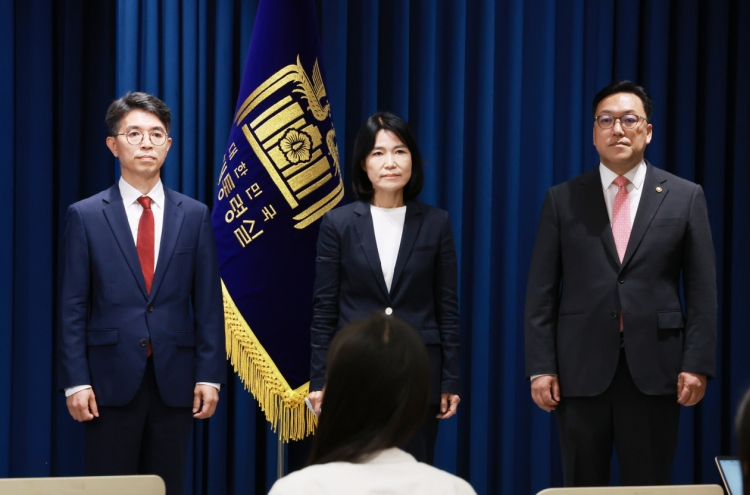 Yoon replaces 3 minister-level officials in partial reshuffle