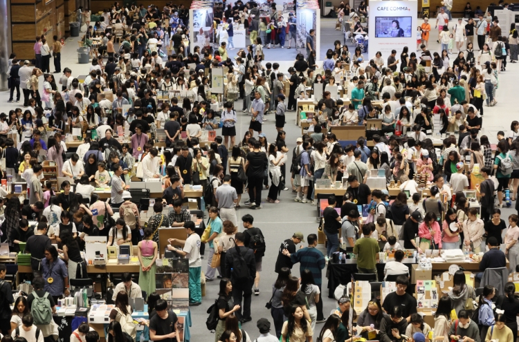 Seoul book fair stands strong without government backing