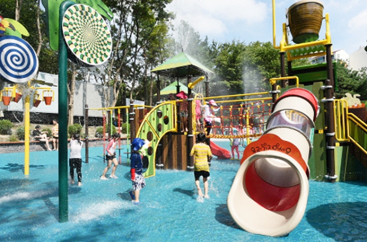 Free child-friendly water attractions offer escape from city heat