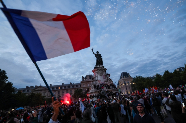 French voters deliver win for the left, blow for Le Pen