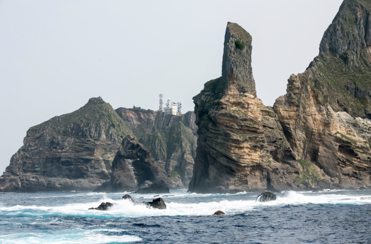 Oceans Ministry stopped mentioning Dokdo in reports to president: lawmaker